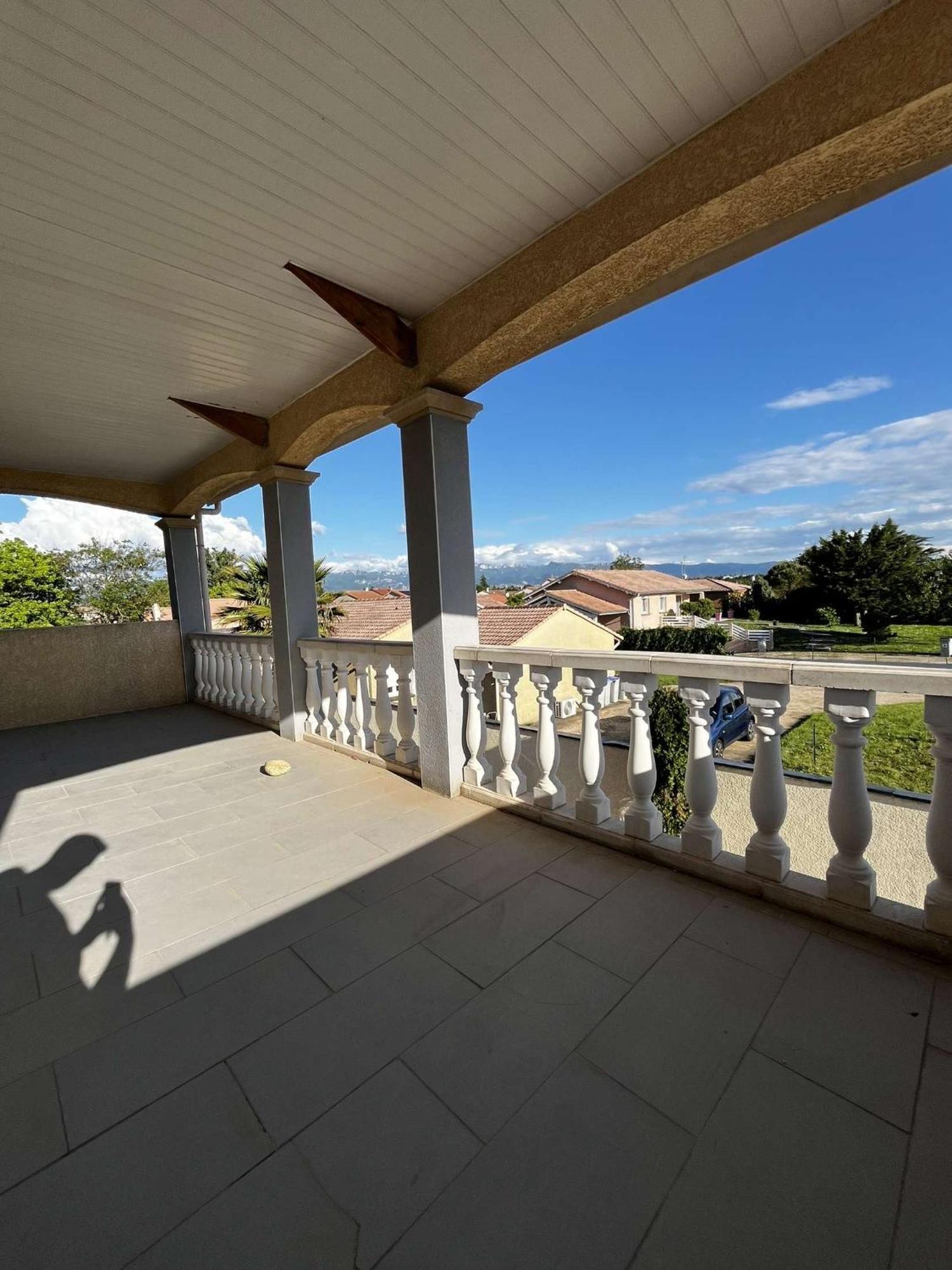 Villa Contemporaine Avec Piscine โรม็อง-ซูร์-อีแซร์ ภายนอก รูปภาพ